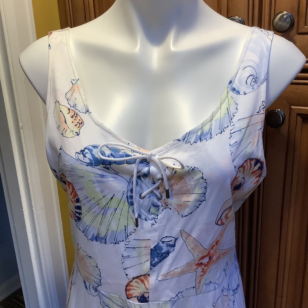 NWOT MAXI DRESS WITH BEACH OBJECTS ALL OVER - Picture 6 of 6